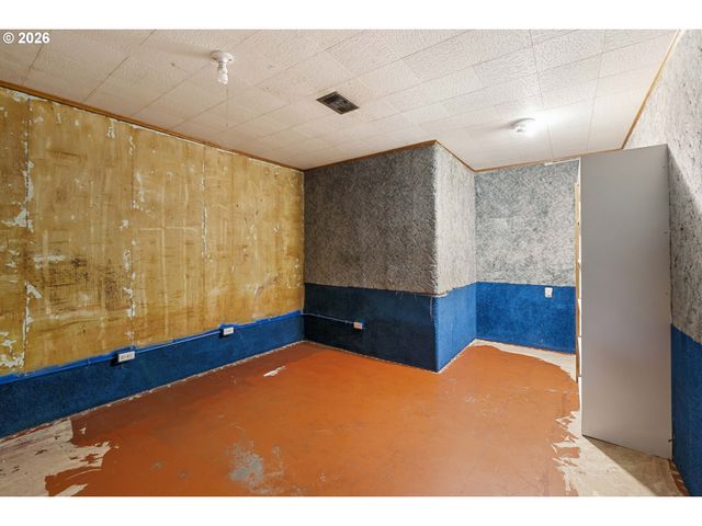 894 MEADOWLAWN DR SE, Salem, OR 97317