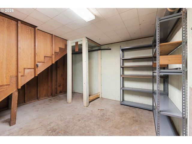 894 MEADOWLAWN DR SE, Salem, OR 97317