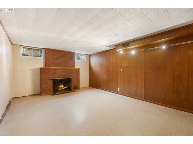 894 MEADOWLAWN DR SE, Salem, OR 97317