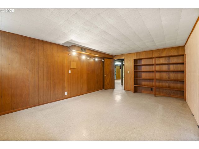 894 MEADOWLAWN DR SE, Salem, OR 97317