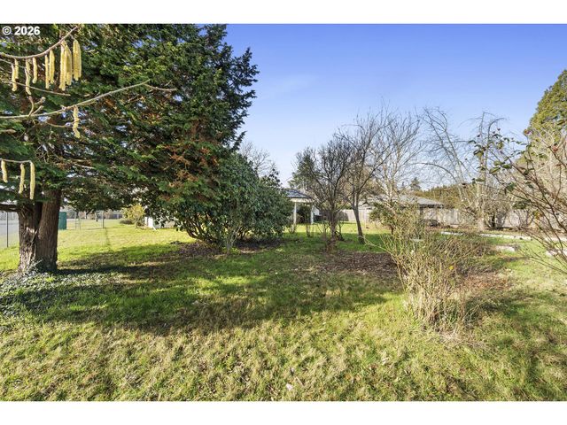 894 MEADOWLAWN DR SE, Salem, OR 97317