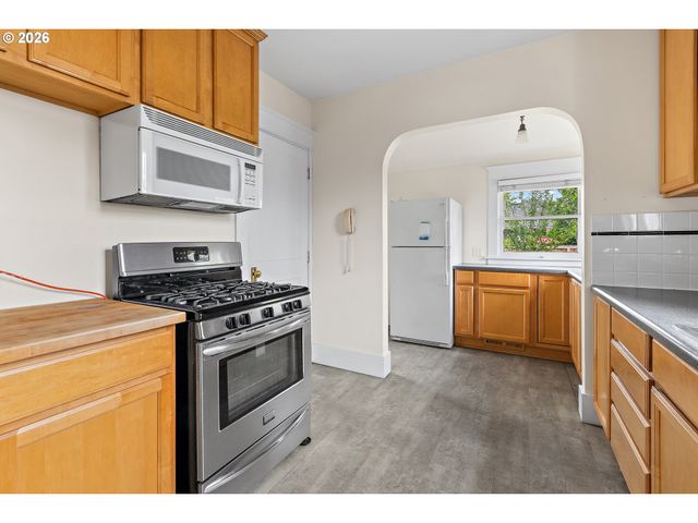 3560 Ne Stanton St, Portland, OR 97212