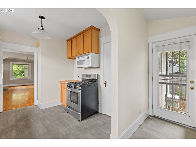 3560 Ne Stanton St, Portland, OR 97212