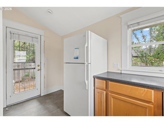 3560 Ne Stanton St, Portland, OR 97212
