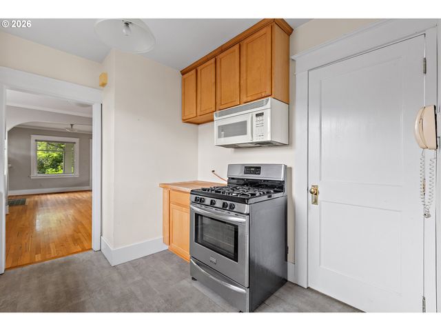 3560 Ne Stanton St, Portland, OR 97212