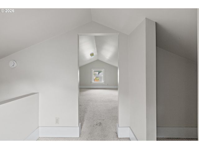 3560 Ne Stanton St, Portland, OR 97212