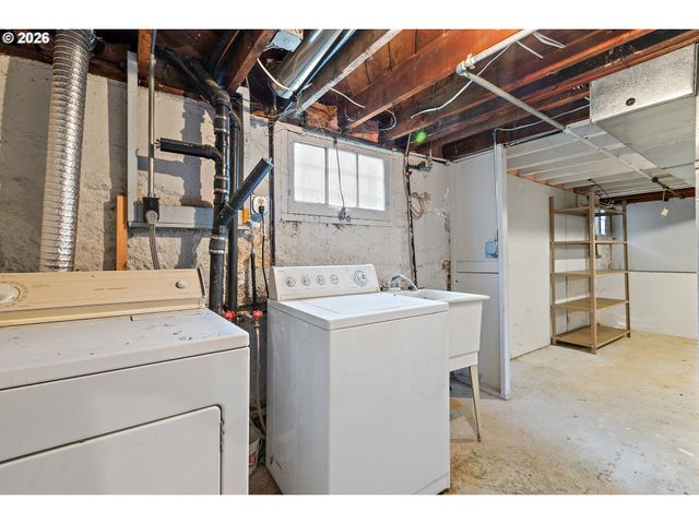 3560 Ne Stanton St, Portland, OR 97212