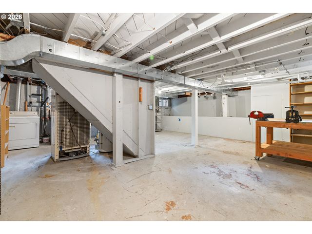 3560 Ne Stanton St, Portland, OR 97212