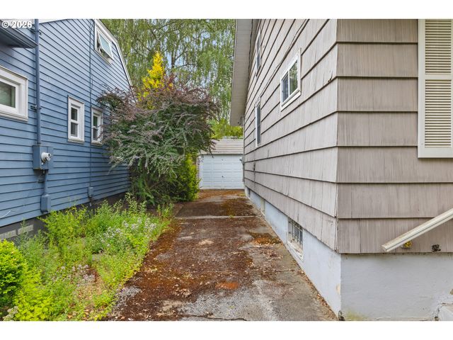 3560 Ne Stanton St, Portland, OR 97212