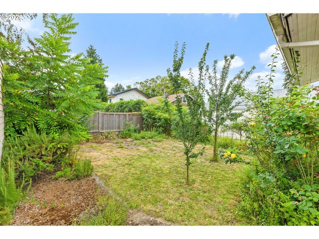 3560 Ne Stanton St, Portland, OR 97212