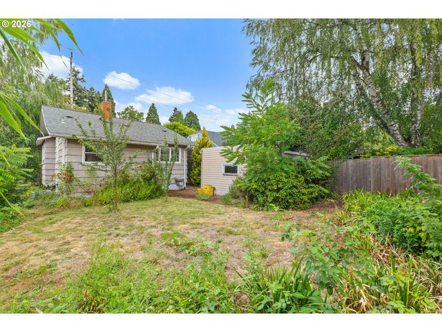3560 Ne Stanton St, Portland, OR 97212
