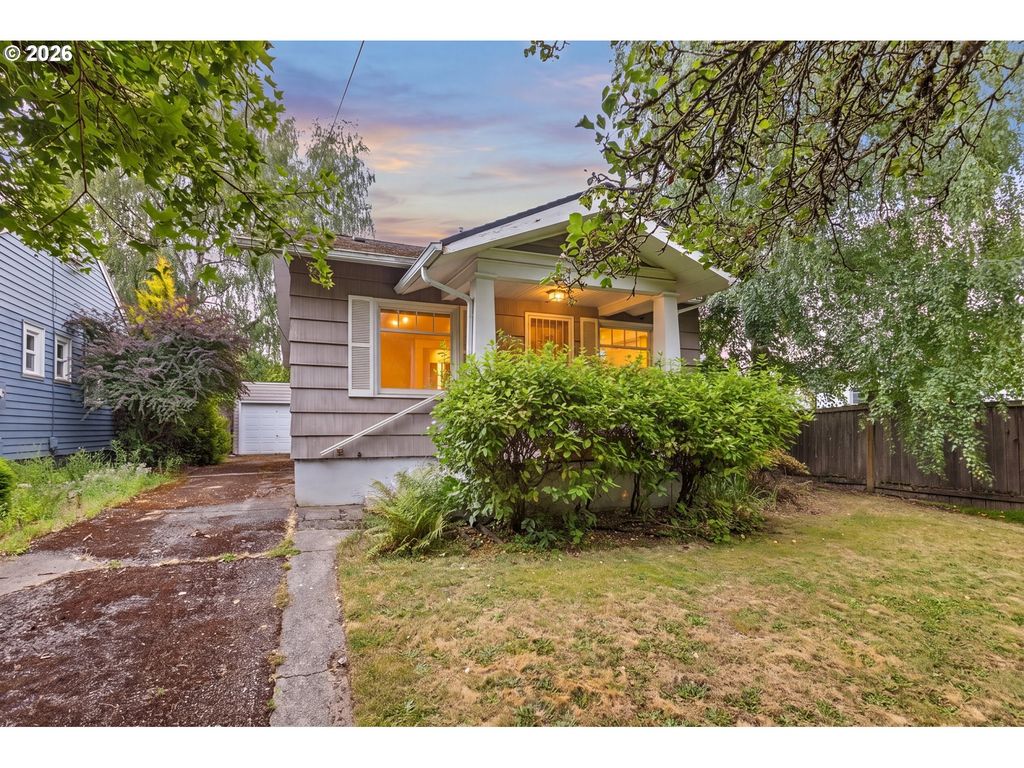 3560 Ne Stanton St, Portland, OR 97212