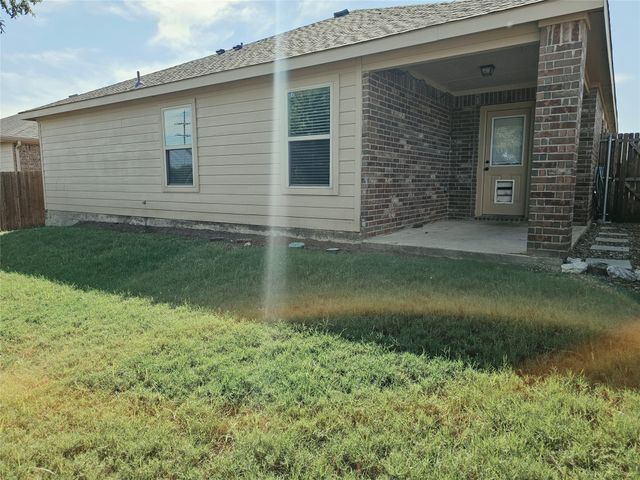 1412 Meadow Creek Drive, Princeton, TX 75407