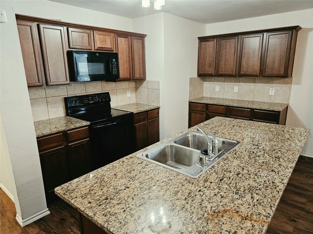 1412 Meadow Creek Drive, Princeton, TX 75407