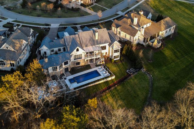 8809 Drosera Cir, College Grove, TN 37046