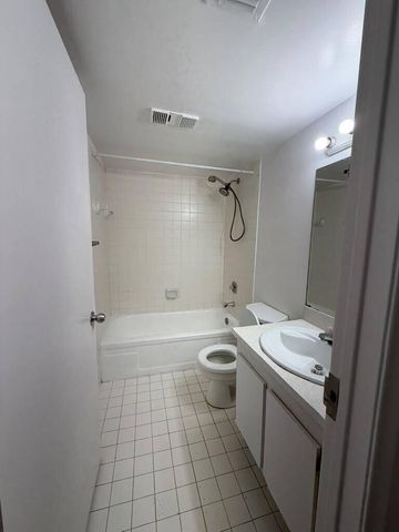 1750 N Congress Avenue 207, West Palm Beach, FL 33401