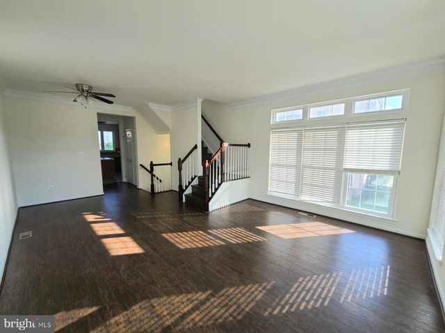 42625 HOMEFRONT TER, Chantilly, VA 20152