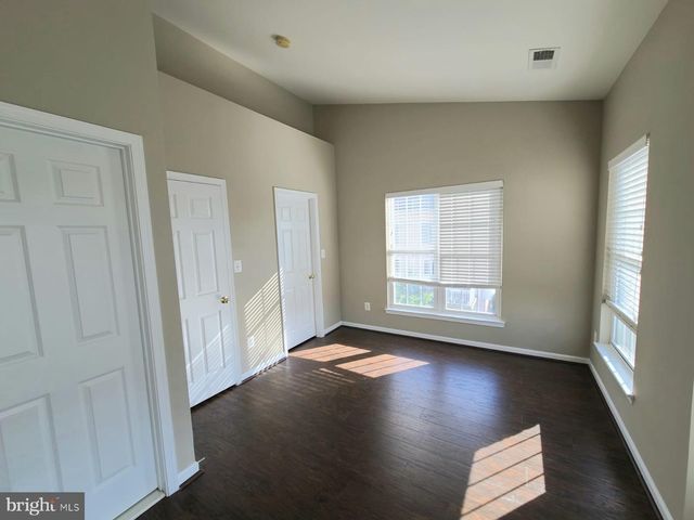 42625 HOMEFRONT TER, Chantilly, VA 20152