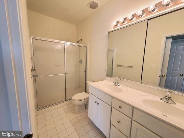 42625 HOMEFRONT TER, Chantilly, VA 20152