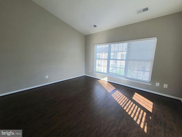 42625 HOMEFRONT TER, Chantilly, VA 20152