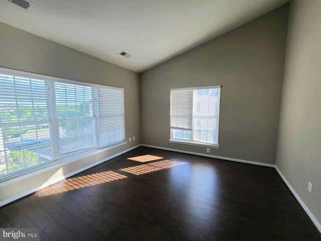 42625 HOMEFRONT TER, Chantilly, VA 20152