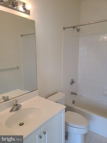 42625 HOMEFRONT TER, Chantilly, VA 20152