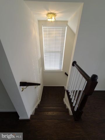 42625 HOMEFRONT TER, Chantilly, VA 20152
