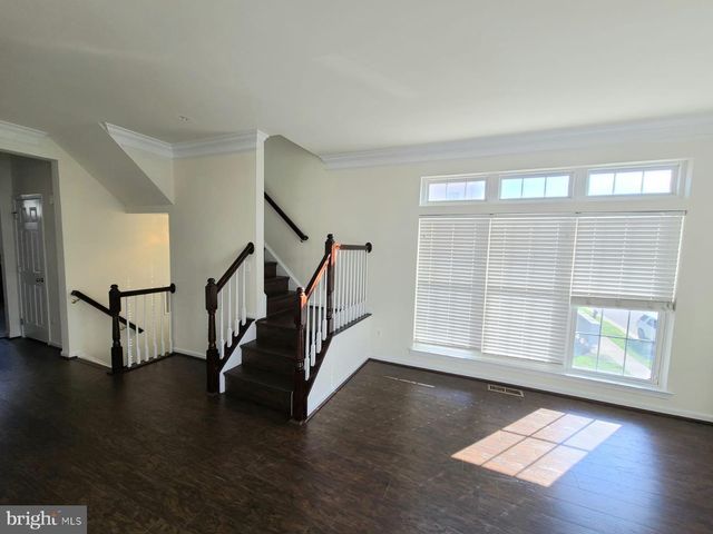 42625 HOMEFRONT TER, Chantilly, VA 20152