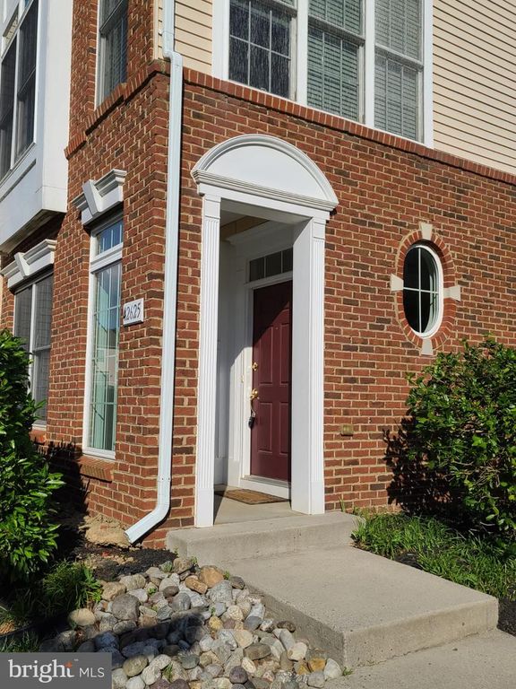 42625 HOMEFRONT TER, Chantilly, VA 20152