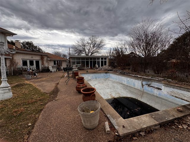 7454 Coachwood Circle, Fort Worth, TX 76133