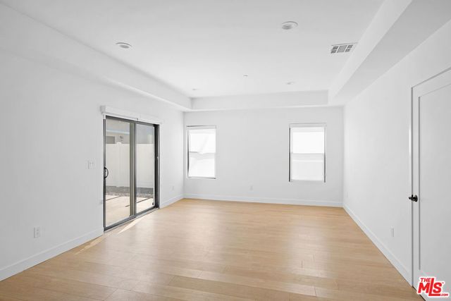 5826 Craner Avenue 5822, North Hollywood, CA 91601