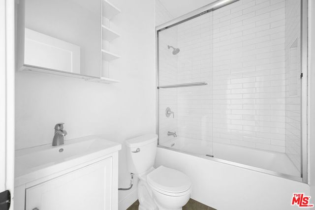 5826 Craner Avenue 5822, North Hollywood, CA 91601