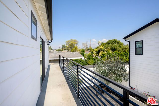 5826 Craner Avenue 5822, North Hollywood, CA 91601