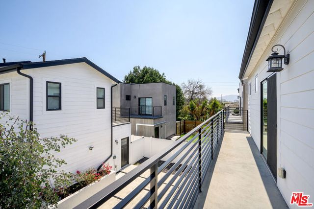 5826 Craner Avenue 5822, North Hollywood, CA 91601