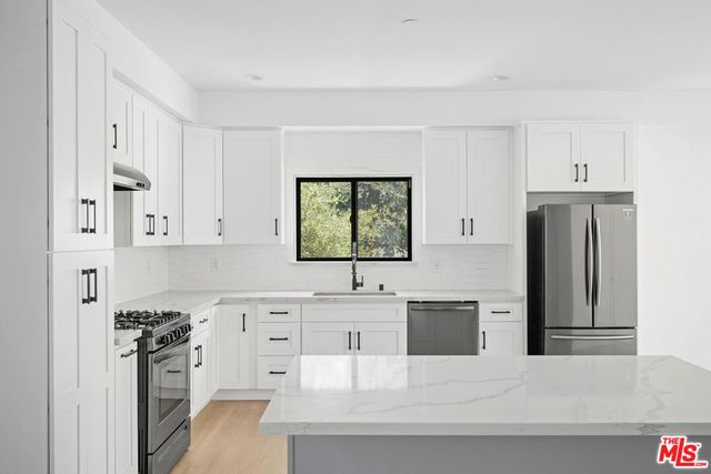 5826 Craner Avenue 5822, North Hollywood, CA 91601