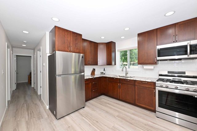 532 Schroeder AVENUE, Delavan, WI 53115
