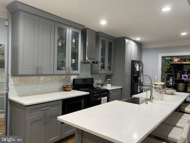 1727 S 4TH ST, Philadelphia, PA 19148