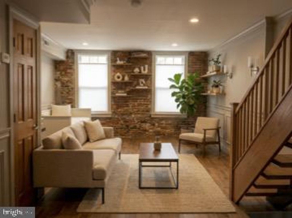 1727 S 4TH ST, Philadelphia, PA 19148