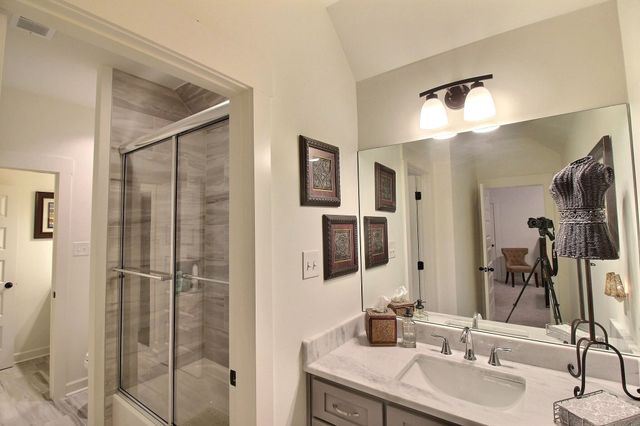 30 LAFAYETTE CROSSING DR, Rossville, TN 38066