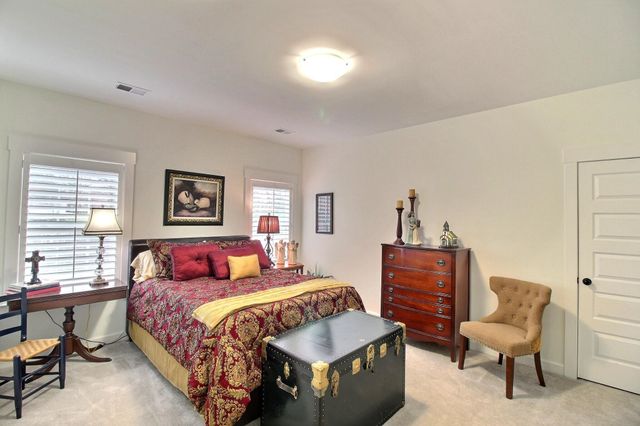 30 LAFAYETTE CROSSING DR, Rossville, TN 38066