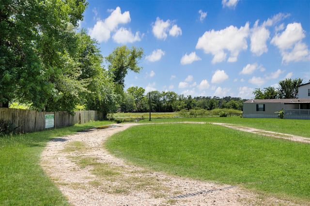 12602 Paradise View Court, Willis, TX 77318