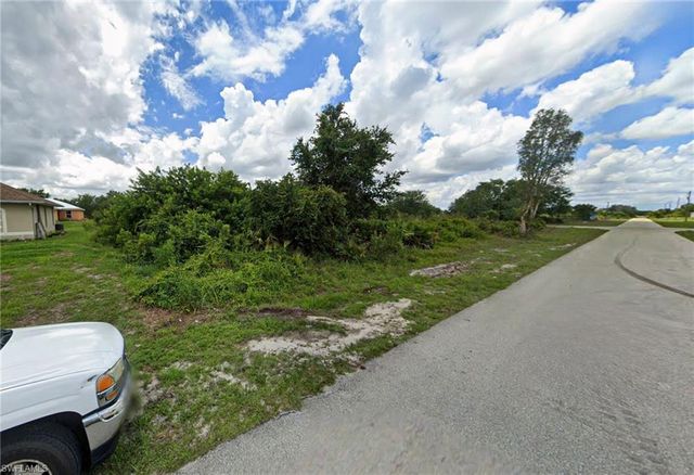 2615 67th ST W, Lehigh Acres, FL 33971