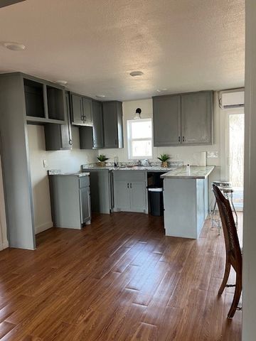 718 N Union Street, Whitesboro, TX 76273