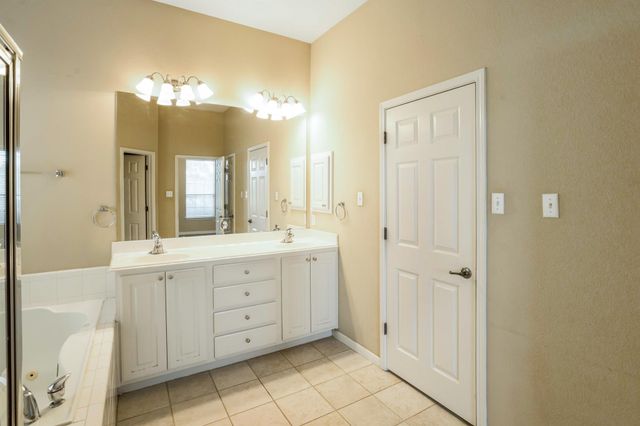 111 Village Park DR, Georgetown, TX 78633