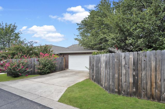 111 Village Park DR, Georgetown, TX 78633