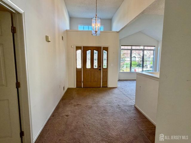 23 Severn Way, Monroe, NJ 08831