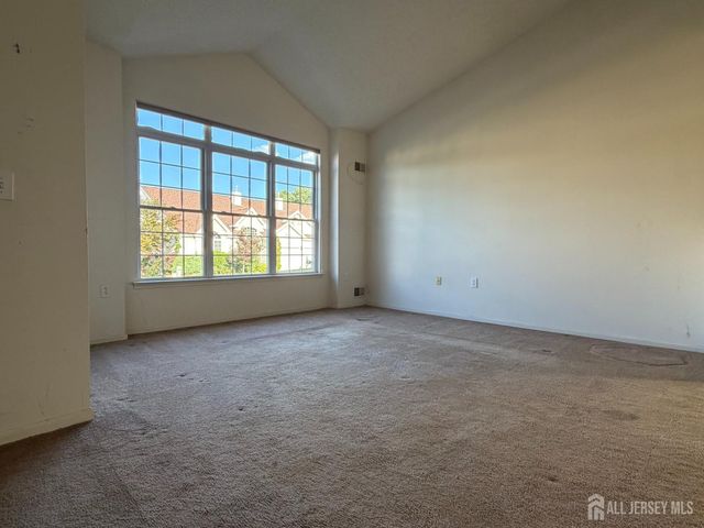 23 Severn Way, Monroe, NJ 08831