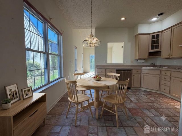 23 Severn Way, Monroe, NJ 08831