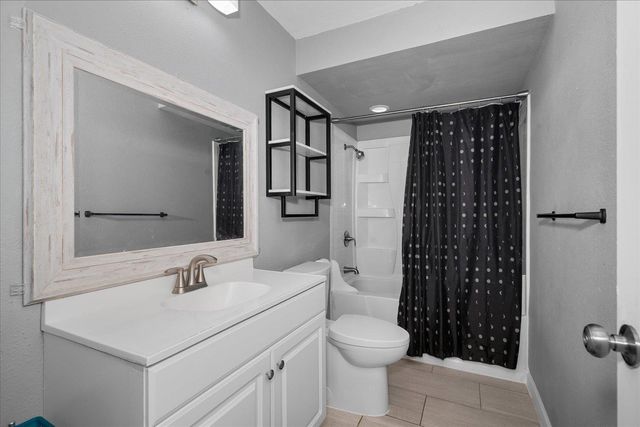 4810 E Big Meadows Rd, Chattaroy, WA 99003