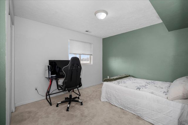 4810 E Big Meadows Rd, Chattaroy, WA 99003